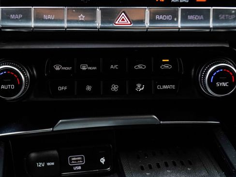 Used 2023 Kia Stinger GT2 RWD image 19