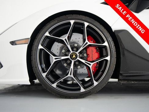 Used 2024 Lamborghini Revuelto image 9