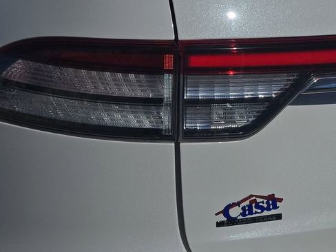 Used 2023 Lincoln Aviator Reserve w/ Equipment Group 201A image 10