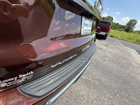 Certified 2022 GMC Yukon SLT w/ SLT Luxury Package AWD/4WD image 39