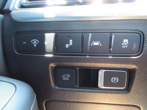 Used 2022 Hyundai Palisade Limited FWD image 21