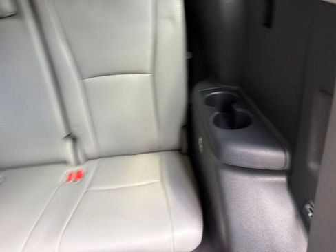 Used 2020 Toyota Highlander Platinum AWD/4WD image 23
