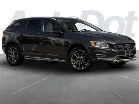 Used 2015 Volvo V60 T5 Cross Country w/ Convenience Package AWD/4WD image 1