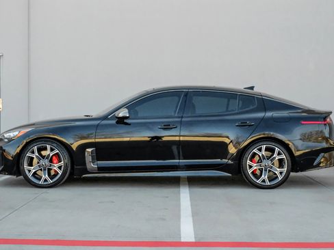 Used 2019 Kia Stinger GT2 image 9