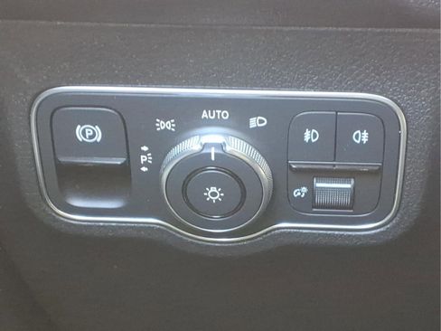 Certified 2023 Mercedes-Benz GLB 250 4MATIC image 25