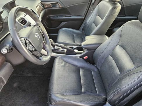 Used 2017 Honda Accord EX-L image 12