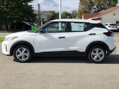 New 2025 Nissan Kicks Play S image 5