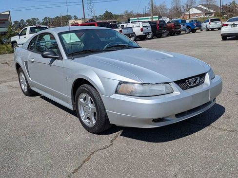 Used 2003 Ford Mustang Coupe RWD image 2