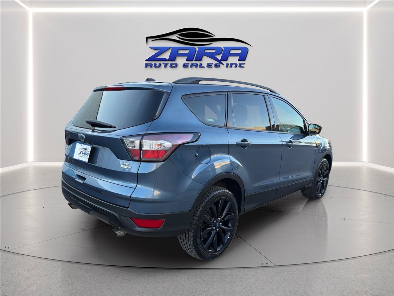 Used 2018 Ford Escape SE w/ SE Sport Appearance Package AWD/4WD image 7