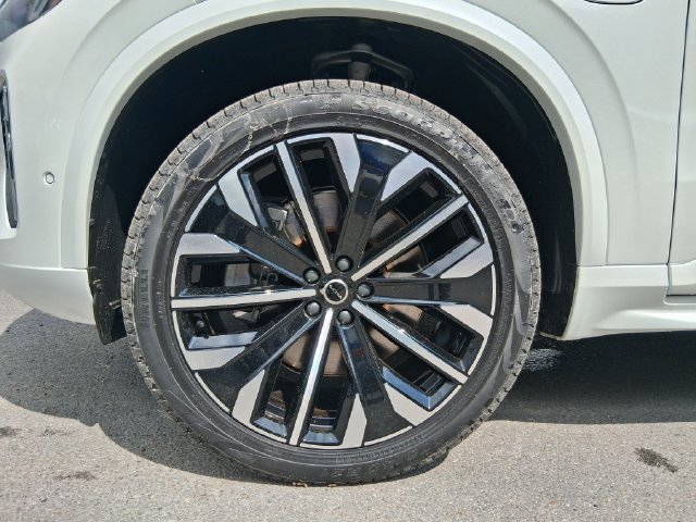 New 2026 Volvo XC90 T8 Plus w/ Protection Package Premier AWD/4WD image 20