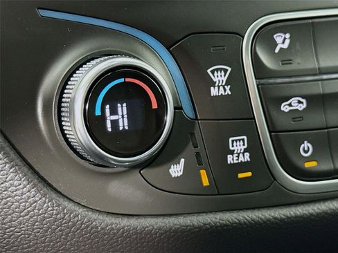 Used 2024 Chevrolet Equinox LT image 19