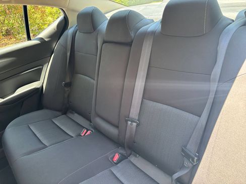 Used 2025 Nissan Altima 2.5 SV FWD image 33