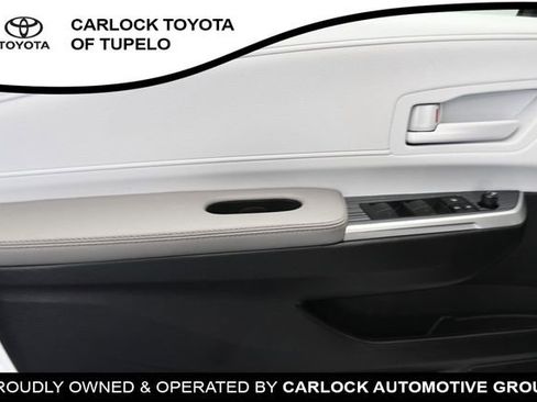 Used 2026 Toyota Sienna LE FWD image 30