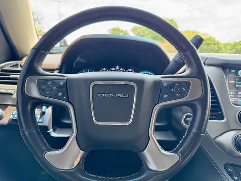 Used 2019 GMC Yukon XL Denali w/ Denali Ultimate Package AWD/4WD image 13
