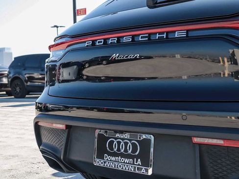 Used 2023 Porsche Macan image 10