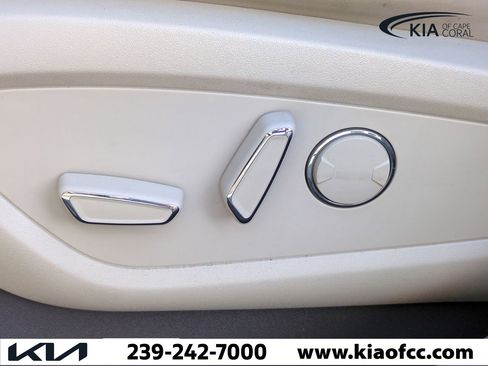 Used 2020 Lincoln Nautilus Reserve w/ Equipment Group 201A image 20