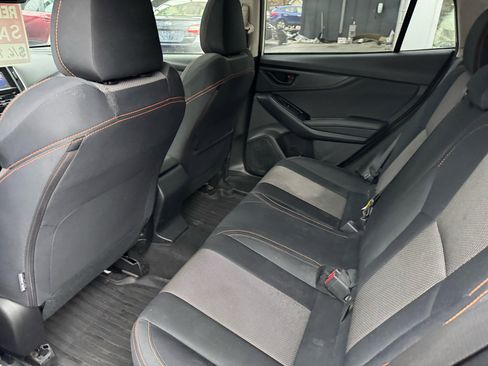 Used 2019 Subaru Crosstrek 2.0i Premium w/ Moonroof Package image 11