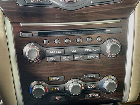 Used 2015 Nissan Pathfinder SL w/ SL Tech Package FWD image 17
