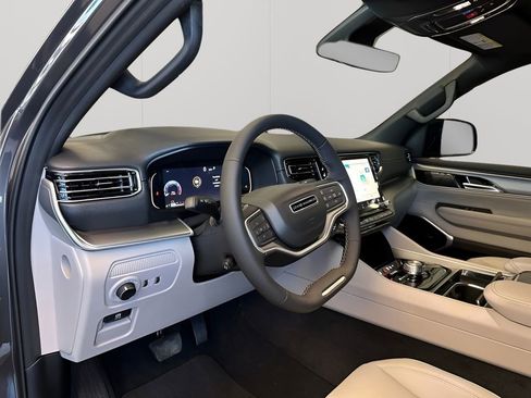 New 2026 Jeep Grand Wagoneer L 4WD image 22