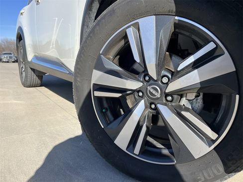 Certified 2023 Nissan Rogue SL w/ SL Premium Package image 7