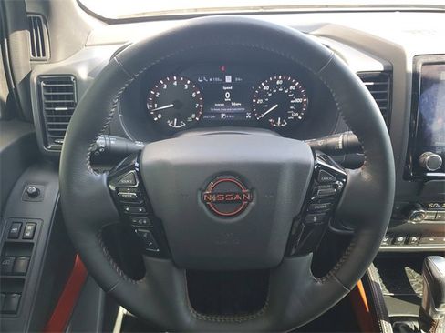 Used 2023 Nissan Frontier PRO-4X w/ Pro-4X Premium Package image 19