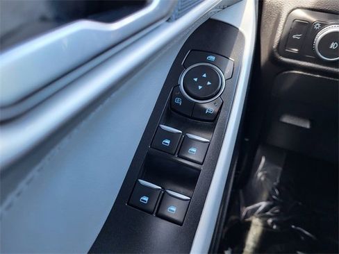 Used 2022 Ford Explorer XLT w/ Equipment Group 202A image 13