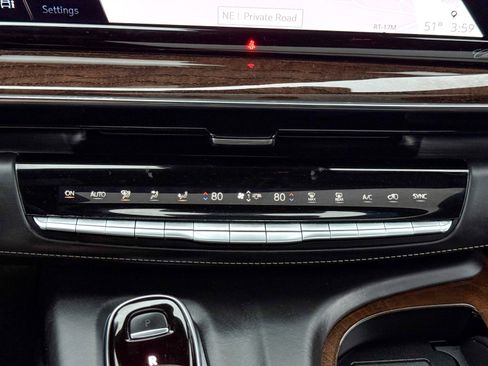 Used 2021 Cadillac Escalade Sport Platinum w/ LPO, ONYX Package image 28