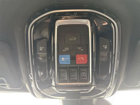 Used 2022 Jeep Grand Cherokee L Overland w/ MOPAR Finishing Package AWD/4WD image 22