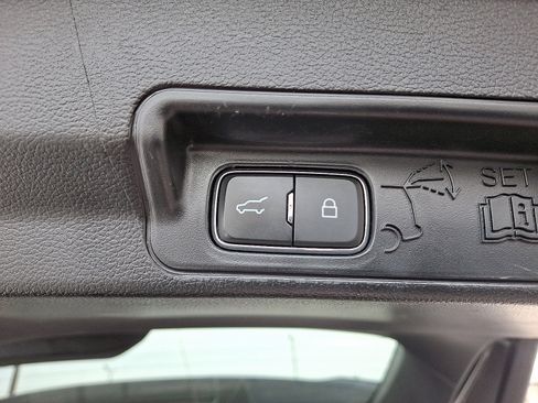 Certified 2022 Ford Explorer XLT w/ Equipment Group 202A image 30