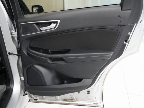 Used 2019 Ford Edge SEL image 27