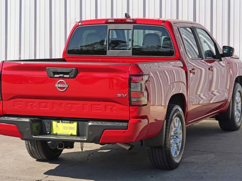 Used 2022 Nissan Frontier SV image 40