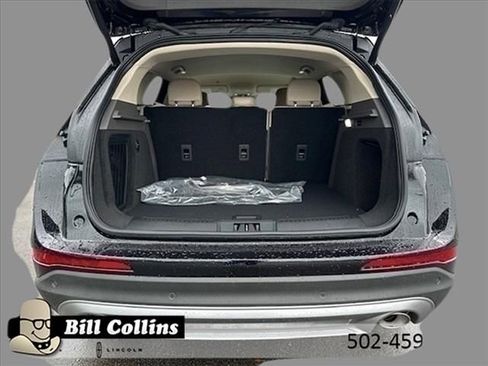 New 2024 Lincoln Corsair Reserve w/ Equipment Group 201A image 7