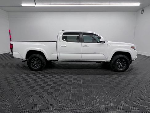 Used 2023 Toyota Tacoma SR5 AWD/4WD image 8
