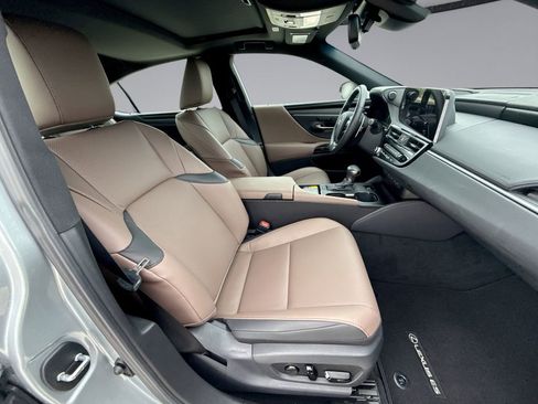 Used 2025 Lexus ES 350 w/ Premium Package FWD image 16