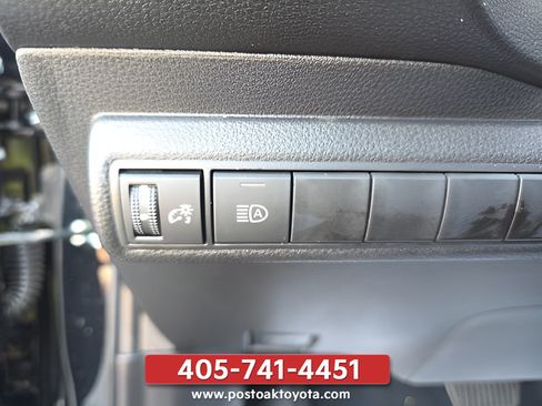 Used 2025 Toyota Corolla LE FWD image 15