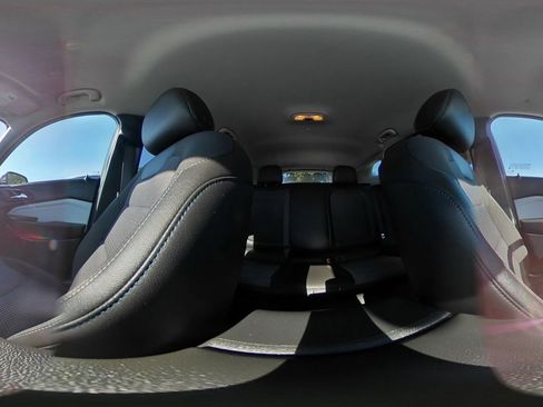 Used 2025 Chevrolet Trax LT image 42