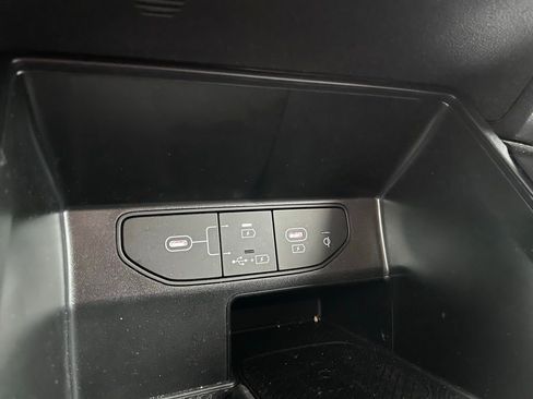 Used 2025 Kia Sorento S image 19