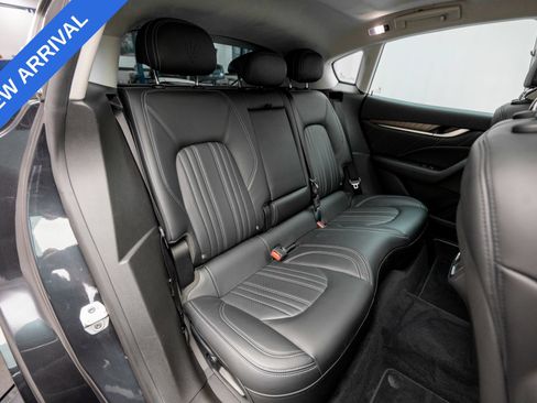 Used 2022 Maserati Levante GT AWD/4WD image 17