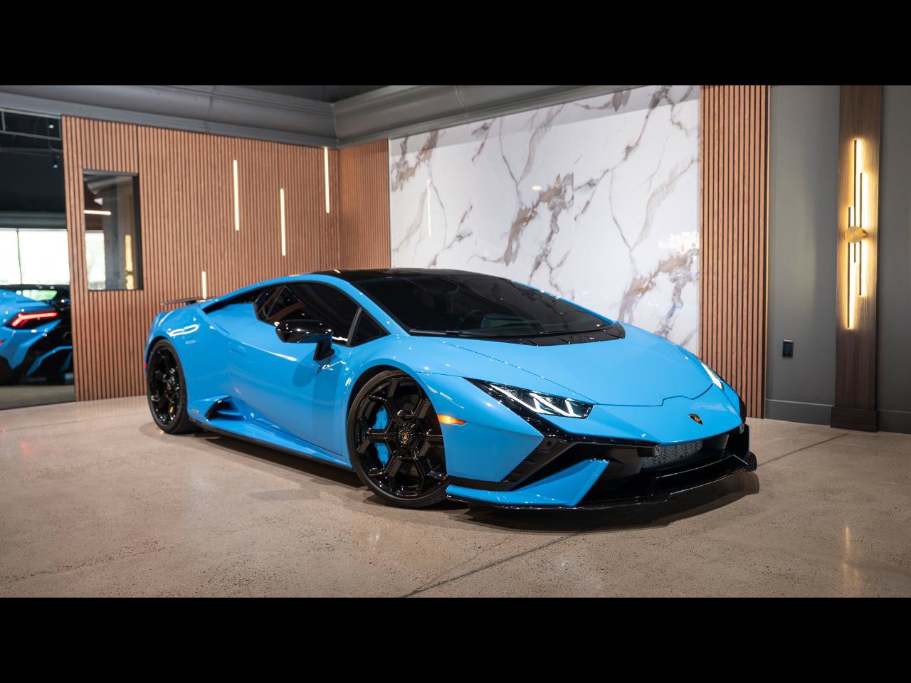 Used 2023 Lamborghini Huracan Tecnica RWD image 1
