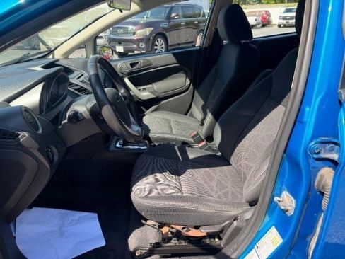 Used 2013 Ford Fiesta SE FWD image 16