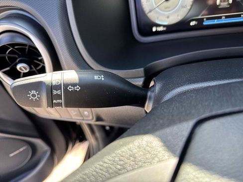 Used 2022 Hyundai Kona Limited image 27