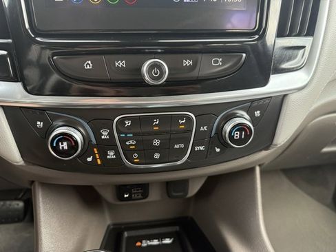 Used 2020 Chevrolet Traverse Premier image 26