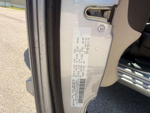 Used 2017 Dodge Grand Caravan SXT FWD image 7