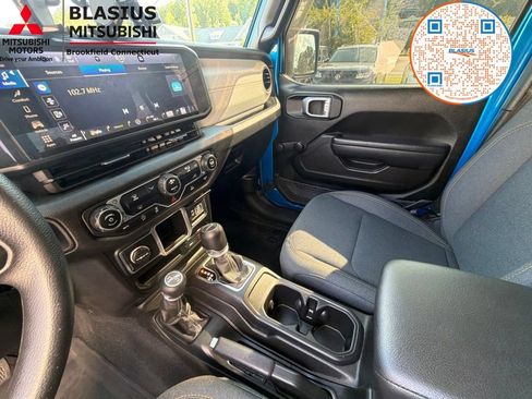 Used 2024 Jeep Gladiator Sport AWD/4WD image 32