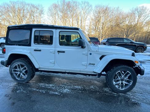 Used 2024 Jeep Wrangler Sport S w/ Convenience Group image 3
