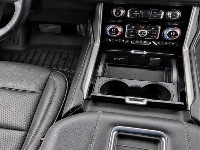 Certified 2022 GMC Yukon Denali w/ Denali Premium Package AWD/4WD image 14