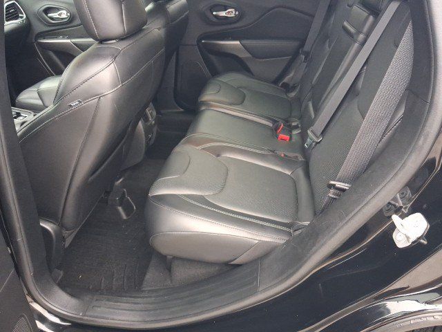 Used 2019 Jeep Cherokee Limited w/ Luxury Group AWD/4WD image 14
