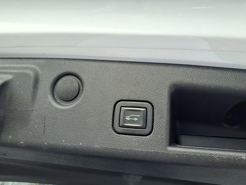 Used 2023 Chevrolet Equinox LT AWD/4WD image 25