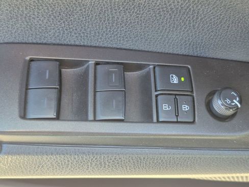 Used 2024 Toyota Camry SE image 8