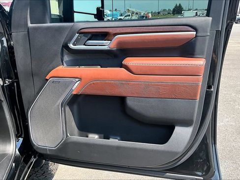Used 2025 GMC Sierra 3500 Denali Ultimate AWD/4WD image 25
